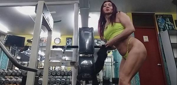  WORKOUT HOT DE LA DIOSA EN HILO DENTAL ENSEÑANDO LABIOS VAGINALES